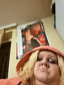 Snapshot of ducicsajsziii chatting on 03/14/25, 05:57 ducicsajsziii online show from 03/14/25, 05:57