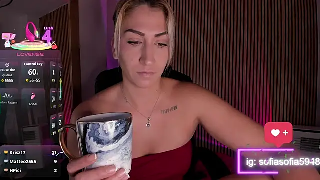 Snapshot of sofiah_ chatting on 11/14/25, 06:23 sofiah online show from 11/14/25, 06:23