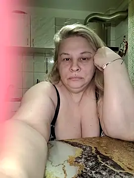 Snapshot of AriannaMilf chatting on 05/02/26, 10:37 AriannaMilf online show from 05/02/26, 10:37
