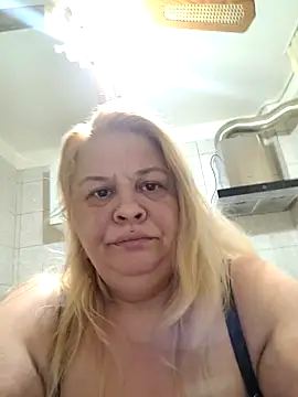 Snapshot of AriannaMilf chatting on 05/27/26, 08:17 AriannaMilf online show from 05/27/26, 08:17