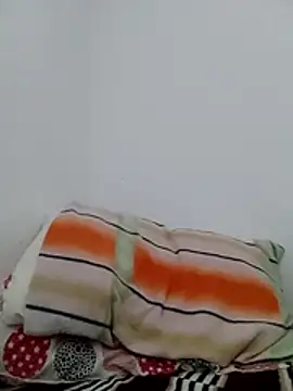 Snapshot of bruna_safadinhaa chatting on 06/12/26, 02:05 bruna safadinhaa online show from 06/12/26, 02:05