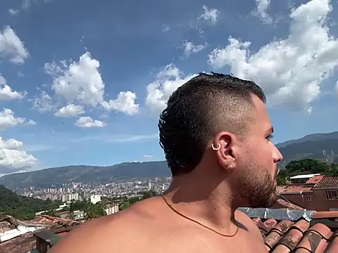 Snapshot of Juan_Castano chatting on 01/15/25, 08:05 Juan Castano online show from 01/15/25, 08:05