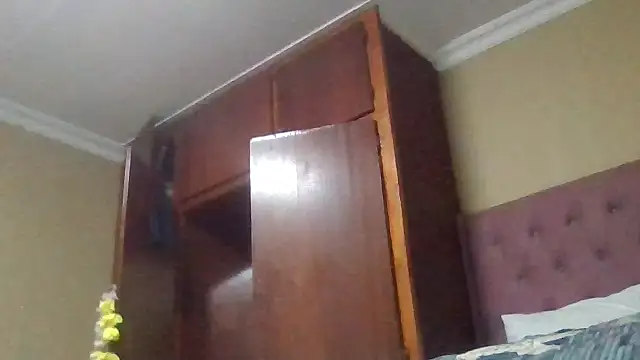 ShooingBunch online show from 12/03/25, 05:11