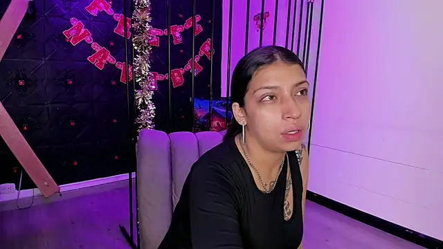 Snapshot of TeennNaugthy18 chatting on 12/14/25, 02:50 TeennNaugthy18 online show from 12/14/25, 02:50