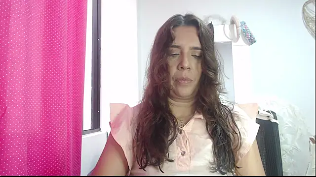 Snapshot of Victoria_meester chatting on 01/11/25, 03:42 Victoria meester online show from 01/11/25, 03:42