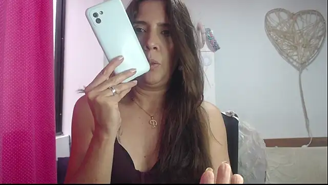 Snapshot of Victoria_meester chatting on 01/13/25, 07:42 Victoria meester online show from 01/13/25, 07:42