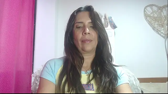 Snapshot of Victoria_meester chatting on 01/15/25, 08:37 Victoria meester online show from 01/15/25, 08:37