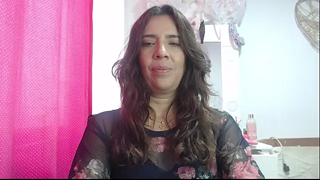 Snapshot of Victoria_meester chatting on 02/05/25, 03:52 Victoria meester online show from 02/05/25, 03:52
