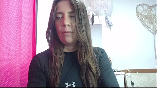 Snapshot of Victoria_meester chatting on 02/12/25, 04:00 Victoria meester online show from 02/12/25, 04:00