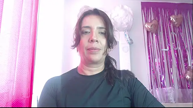 Snapshot of Victoria_meester chatting on 02/22/25, 04:30 Victoria meester online show from 02/22/25, 04:30