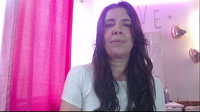 Snapshot of Victoria_meester chatting on 02/25/25, 05:25 Victoria meester online show from 02/25/25, 05:25
