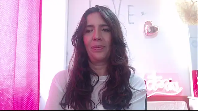 Snapshot of Victoria_meester chatting on 03/08/25, 04:39 Victoria meester online show from 03/08/25, 04:39