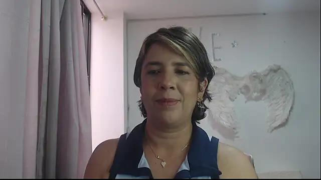 Snapshot of Victoria_meester chatting on 09/25/25, 02:54 Victoria meester online show from 09/25/25, 02:54