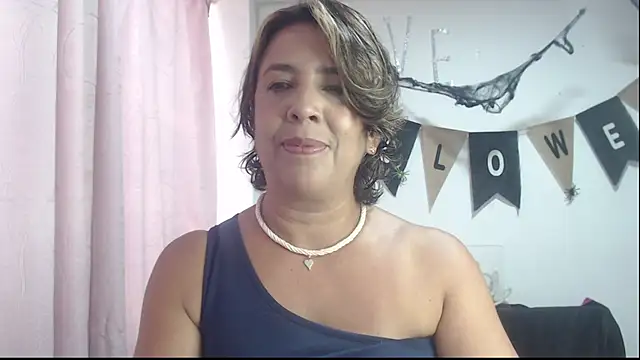 Snapshot of Victoria_meester chatting on 10/06/25, 03:20 Victoria meester online show from 10/06/25, 03:20