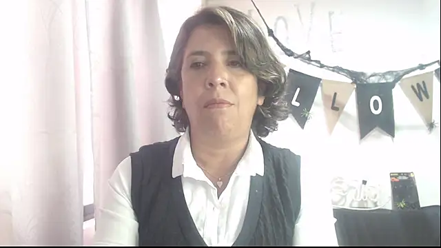 Snapshot of Victoria_meester chatting on 10/15/25, 08:20 Victoria meester online show from 10/15/25, 08:20