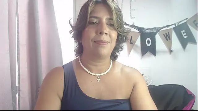 Snapshot of Victoria_meester chatting on 10/16/25, 02:51 Victoria meester online show from 10/16/25, 02:51