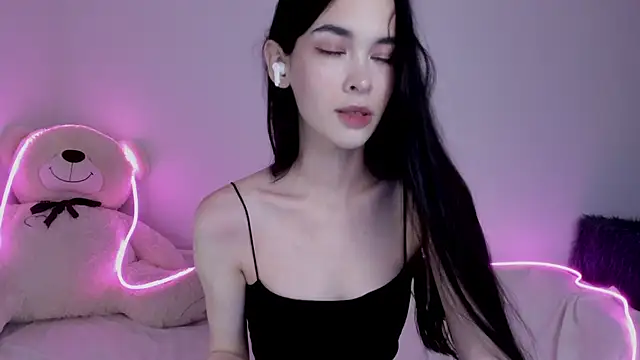 Snapshot of 666kisses chatting on 02/06/25, 03:31 666kisses online show from 02/06/25, 03:31