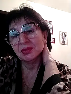 AlbinaXPretty online show from 02/09/25, 07:19