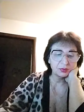 AlbinaXPretty online show from 11/11/25, 07:47