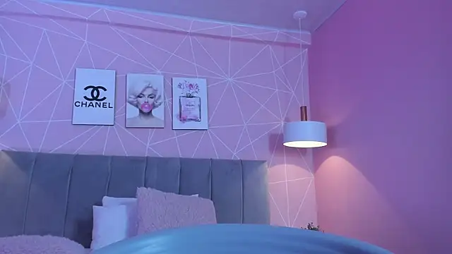 dolly zoe online show from 02/17/25, 04:20