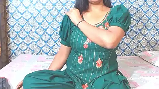 nikitahot3 online show from 04/08/26, 11:54