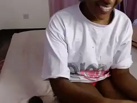 Snapshot of savage_laura chatting on 02/09/25, 11:25 savage laura online show from 02/09/25, 11:25