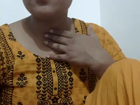 shekira99 online show from 10/04/25, 06:39