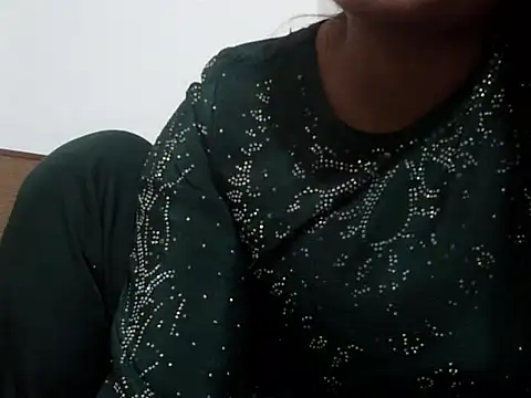 shekira99 online show from 10/13/25, 07:25