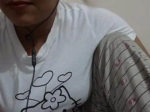 shekira99 online show from 10/27/25, 07:40