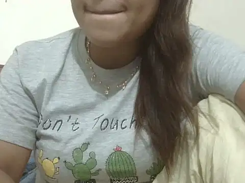 shekira99 online show from 04/13/26, 04:12