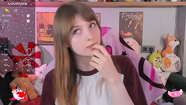 Snapshot of AliceLanley chatting on 12/17/24, 03:49 AliceLanley online show from 12/17/24, 03:49