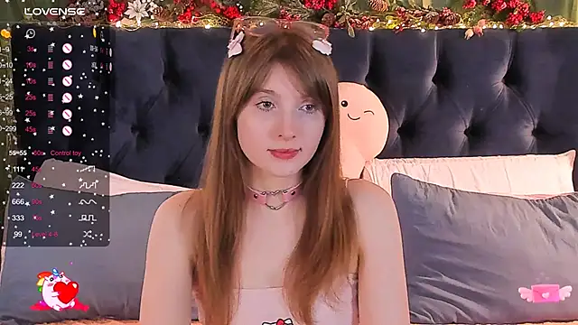 Snapshot of AliceLanley chatting on 01/28/25, 12:32 AliceLanley online show from 01/28/25, 12:32