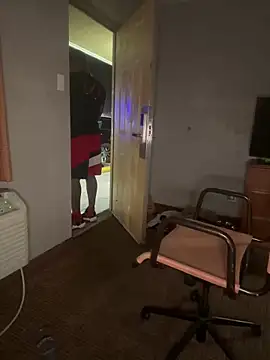 Stressreliever82 online show from 04/18/26, 09:57