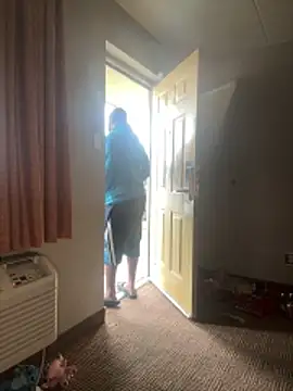 Stressreliever82 online show from 04/18/26, 07:07