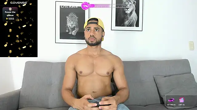 Snapshot of CHRISTIAN_DISICK chatting on 06/10/26, 11:42 CHRISTIAN DISICK online show from 06/10/26, 11:42
