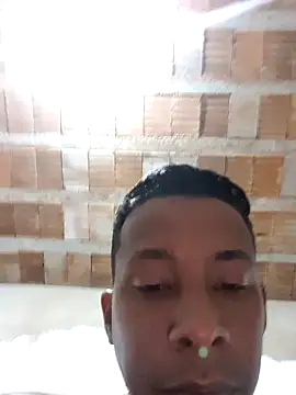 Snapshot of jhonjhon2131 chatting on 10/04/25, 04:32 jhonjhon2131 online show from 10/04/25, 04:32