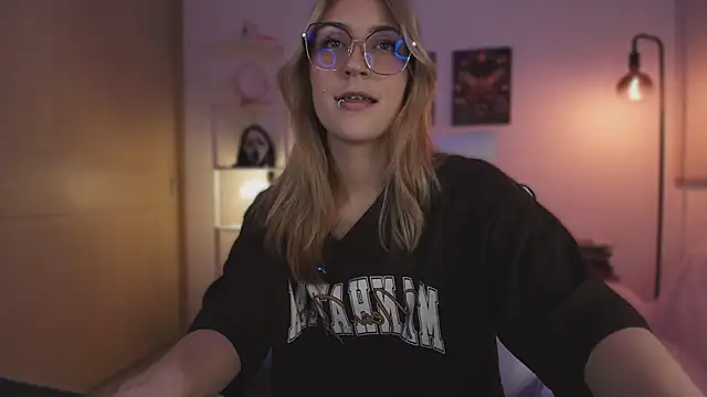 Dakotaa  online show from 11/22/25, 04:00