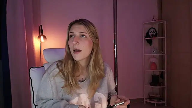 Dakotaa  online show from 12/17/25, 04:40