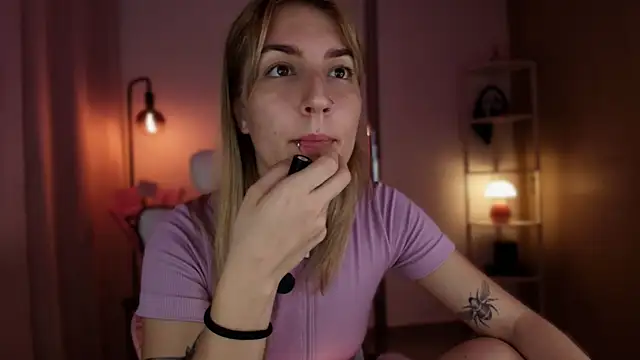 Snapshot of Dakotaa_ chatting on 02/15/26, 12:07 Dakotaa online show from 02/15/26, 12:07