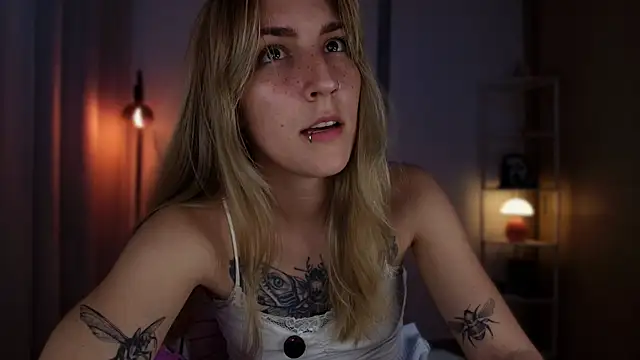 Snapshot of Dakotaa_ chatting on 03/02/26, 12:35 Dakotaa online show from 03/02/26, 12:35