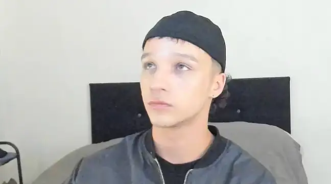 Snapshot of angelcortes chatting on 12/20/24, 12:38 angelcortes online show from 12/20/24, 12:38