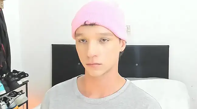 Snapshot of angelcortes chatting on 01/08/25, 10:37 angelcortes online show from 01/08/25, 10:37