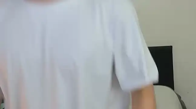 Snapshot of angelcortes chatting on 01/10/25, 02:35 angelcortes online show from 01/10/25, 02:35