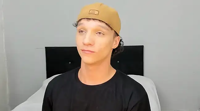 Snapshot of angelcortes chatting on 03/21/25, 07:02 angelcortes online show from 03/21/25, 07:02