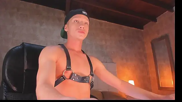 angelcortes online show from 11/24/25, 11:54