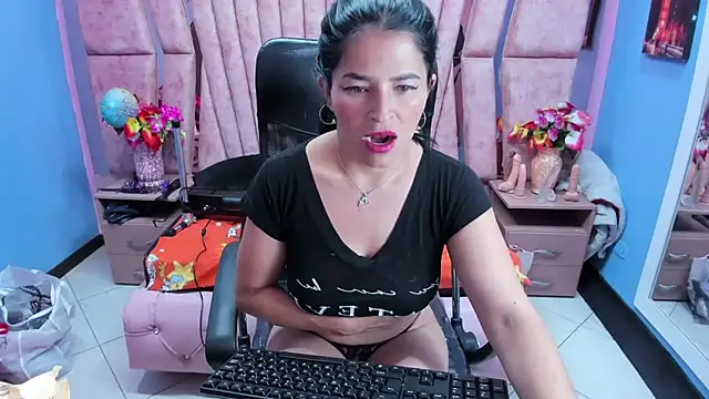 HornySkinny26 online show from 10/20/25, 05:41