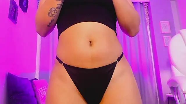 CoralineRicce  online show from 12/12/24, 04:59