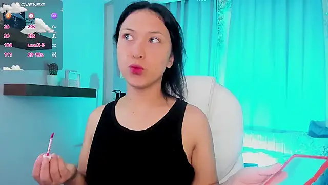 CoralineRicce  online show from 01/30/25, 05:41