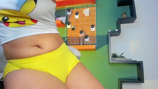 CoralineRicce  online show from 02/05/25, 11:06