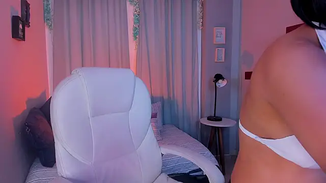 CoralineRicce  online show from 02/14/25, 04:58